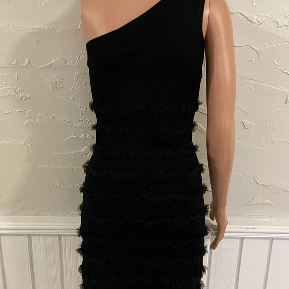 Twelve by twelve one shoulder dress - Picture 2 of 4